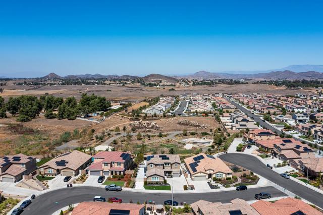 30536 Fragrant Street, Murrieta CA: https://media.crmls.org/mediaz/5ad5ccfd-7bd3-48ac-8062-fc1434fb53dd.jpg