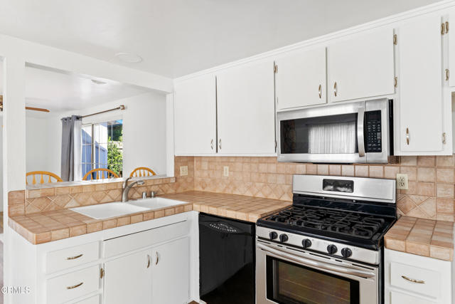 Detail Gallery Image 14 of 45 For 2101 Rhonda St, Oxnard,  CA 93036 - 3 Beds | 2/1 Baths