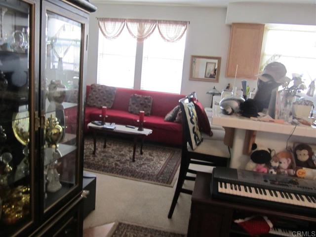 742 Mariposa Circle, National City CA: https://media.crmls.org/mediaz/5ad628b3-6b73-423e-b6c6-e10263c6b367.jpg