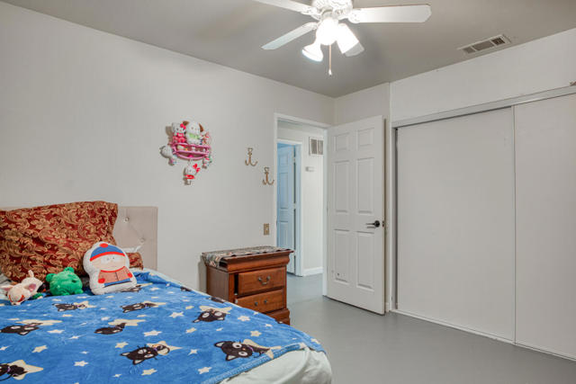 8588 Taft Court, Yucca Valley CA: https://media.crmls.org/mediaz/5ad65c51-909f-4b0a-bb9b-813d2104cbfa.jpg