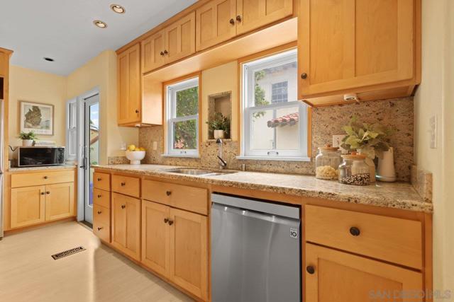 3322 Dumas St, San Diego CA: https://media.crmls.org/mediaz/5ad69e5c-d9fd-4347-b0cb-c92950f0c84b.jpg