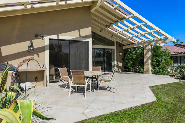 109 Deer Spring Way, Palm Desert, CA 92211
