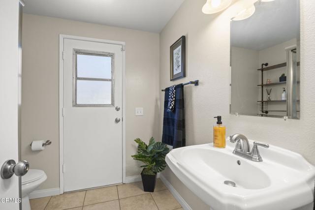 71 Mount Whitney Court, Ventura CA: https://media.crmls.org/mediaz/5ad72f0b-3ba4-4647-bf72-0cc1a727a00c.jpg