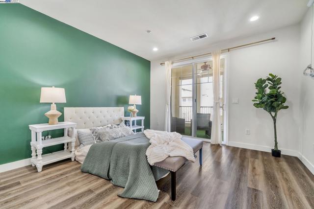 4222 Clarinbridge Cir, Dublin CA: https://media.crmls.org/mediaz/5ad76da1-8a6c-4e4f-b8cc-93c825a6a6be.jpg