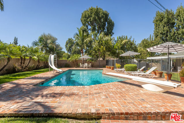 17336 Marilla Street photo 29