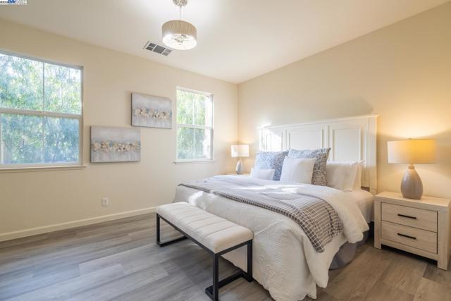 2200 Beech Cir, San Jose CA: https://media.crmls.org/mediaz/5ad89381-0dfd-4b13-9103-17d29d24855f.jpg