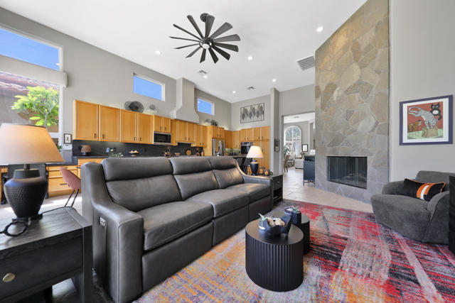 79840 Rancho La Quinta Drive, La Quinta CA: https://media.crmls.org/mediaz/5ad98d41-90d8-4220-806c-5b5f79a3f06b.jpg