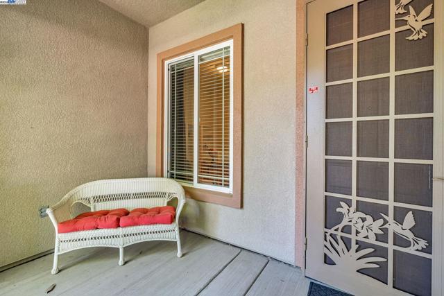 2453 Gardenstone Pl, Manteca CA: https://media.crmls.org/mediaz/5ad9e0f0-d672-40f9-b5b4-afb121faa438.jpg