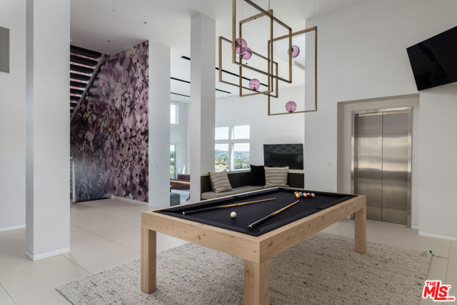 15210 Antelo Place, Los Angeles CA: https://media.crmls.org/mediaz/5ada01c9-5494-474d-8322-67dae2e8f130.jpg