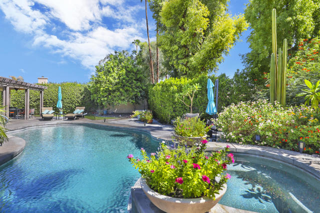 58 Sutton Place E, Palm Desert, CA 92211