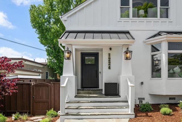 1224 Edgehill Drive, Burlingame CA: https://media.crmls.org/mediaz/5ada9259-8362-4a4f-bf9e-9a6baa5b8775.jpg