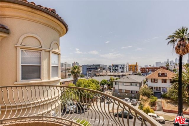 917 S New Hampshire Avenue, Los Angeles CA: https://media.crmls.org/mediaz/5adae476-5ac0-4d1e-85e1-c6f77a87a745.jpg