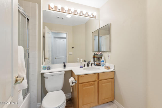 Image 23 of 37 For 652 Cardinal Ridge Lane B