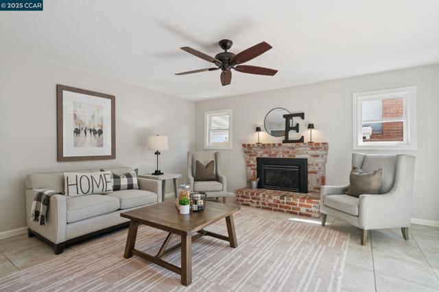 1786 Klier Drive, Concord CA: https://media.crmls.org/mediaz/5adba7ec-59ad-45fd-9064-2e997c5a30fd.jpg