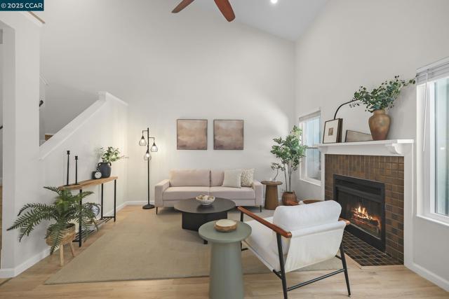 2510 Tea Tree Ct, Martinez CA: https://media.crmls.org/mediaz/5adc0f89-f9ae-4966-813a-615f996338ed.jpg