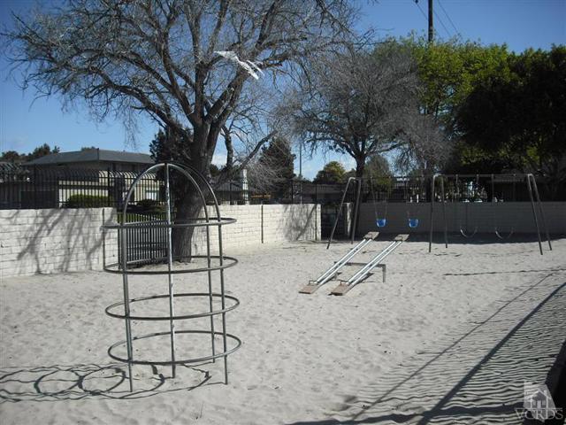 Detail Gallery Image 3 of 12 For 766 W Hemlock St, Port Hueneme,  CA 93041 - 2 Beds | 1 Baths