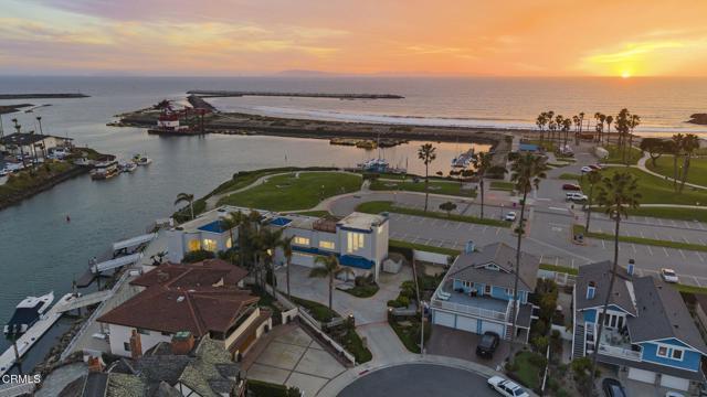 3097 Bayshore Avenue, Ventura CA: https://media.crmls.org/mediaz/5adcb348-7a4a-4d78-9d49-96cde85d2086.jpg