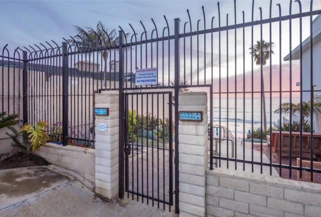 5301 Los Robles Dr, Carlsbad CA: https://media.crmls.org/mediaz/5adcbe11-33db-4f13-802d-5f06596966aa.jpg