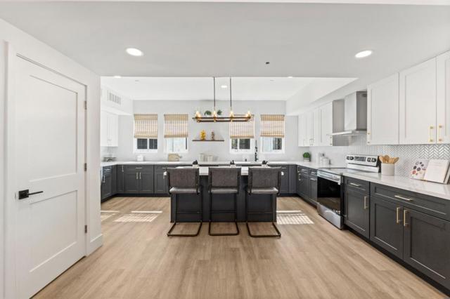 584 Compton Terrace, Sunnyvale CA: https://media.crmls.org/mediaz/5adcfca5-bad6-4ce2-90e7-c756bec83405.jpg