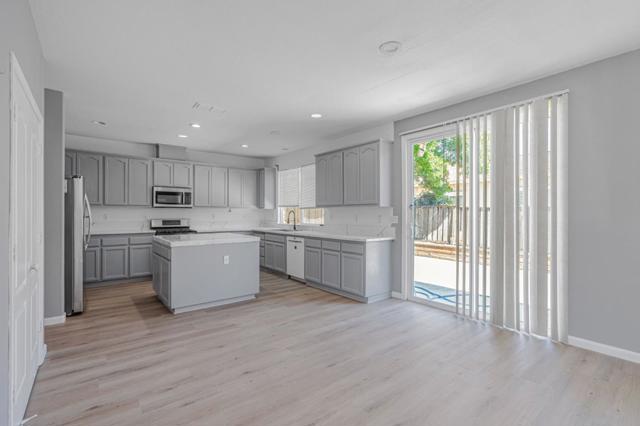 5323 Gold Creek Circle, Discovery Bay CA: https://media.crmls.org/mediaz/5addc95a-ac0e-42f4-824d-b56758de14dc.jpg