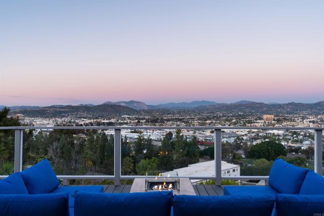 Detail Gallery Image 2 of 40 For 361 Murray Dr, El Cajon,  CA 92020 - 3 Beds | 3/1 Baths