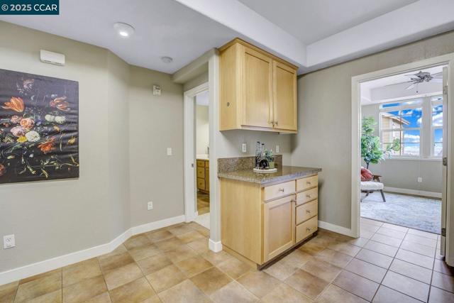 6130 Old Quarry Loop, Oakland CA: https://media.crmls.org/mediaz/5ade7226-1a99-4b24-8087-97fb8b2feebf.jpg
