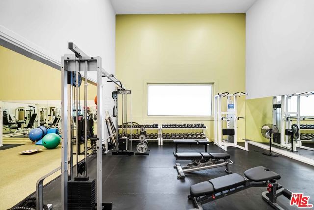 3018 Nicada Drive, Los Angeles CA: https://media.crmls.org/mediaz/5adf30c4-9b0f-4a66-80bc-ab82e08b5f88.jpg