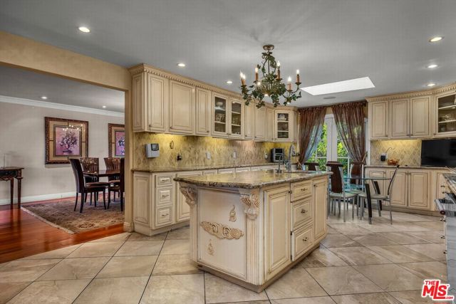 Drew Fenton | 10810 Via Verona Street Los Angeles CA | MLS: 7631190 Drew Fenton | 10810 Via Verona Street Los Angeles CA | MLS: 7631190