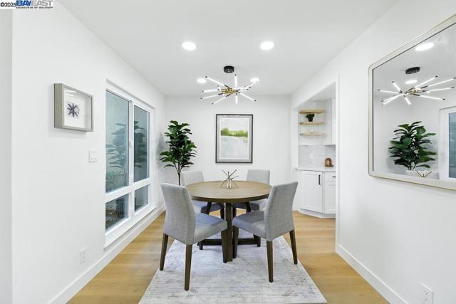 739 Aries Ln, Foster City CA: https://media.crmls.org/mediaz/5adfd836-9651-4acf-916f-5b69a280ed5f.jpg