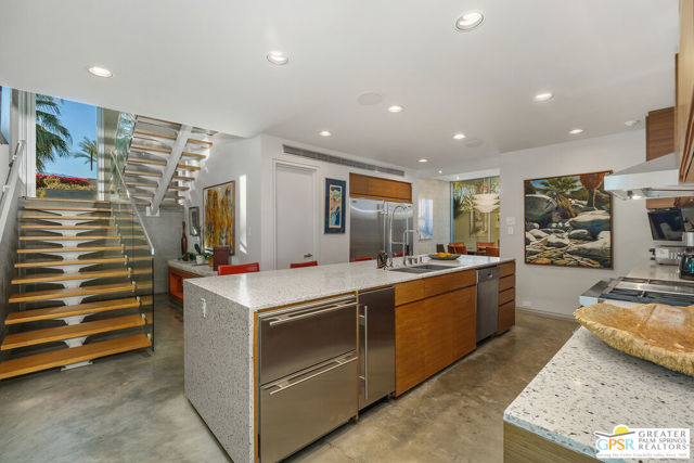 Image 71 of 75 For 27 Grande View Court