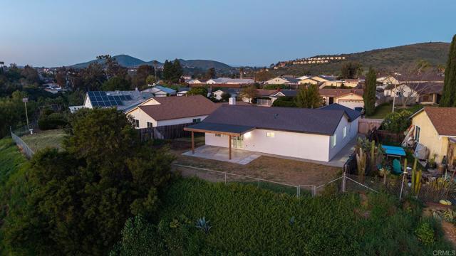 8973 CARLEY CIR, San Diego CA: https://media.crmls.org/mediaz/5ae05437-5662-43a4-a5b8-4733ba39d22c.jpg