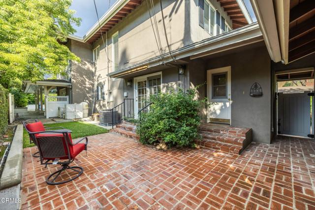 1915 Canyon Close Road, Pasadena CA: https://media.crmls.org/mediaz/5ae0831c-f716-45ba-9bd4-06bae523334f.jpg