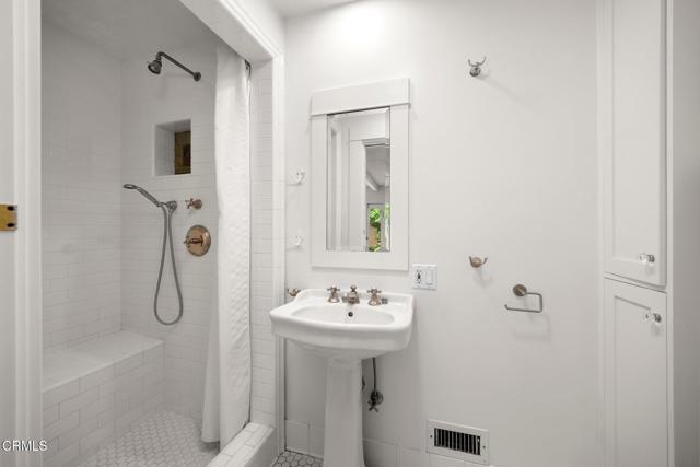 Detail Gallery Image 11 of 29 For 1712 N El Molino Ave, Pasadena,  CA 91104 - 3 Beds | 2 Baths