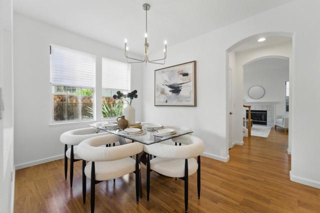 560 Villa Centre Way, San Jose CA: https://media.crmls.org/mediaz/5ae0cd11-b934-4f8a-9d79-5b72b4daa5ea.jpg