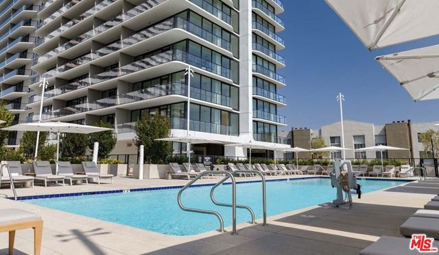11750 Wilshire Boulevard, Los Angeles CA: https://media.crmls.org/mediaz/5ae17c28-d42d-4886-b0aa-c5454b4c1f8d.jpg