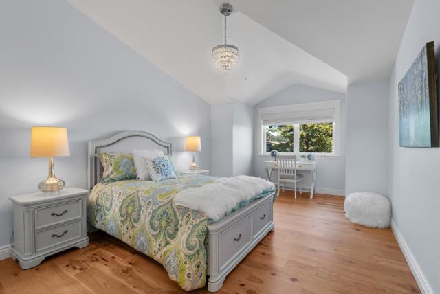 40 S Circle Drive, Santa Cruz CA: https://media.crmls.org/mediaz/5ae297de-d102-4ca6-a9a4-ff698167ad76.jpg