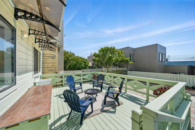 2687 45th Avenue, San Francisco CA: https://media.crmls.org/mediaz/5ae2cd00-b642-48e2-bdcc-68a219ec9abf.jpg