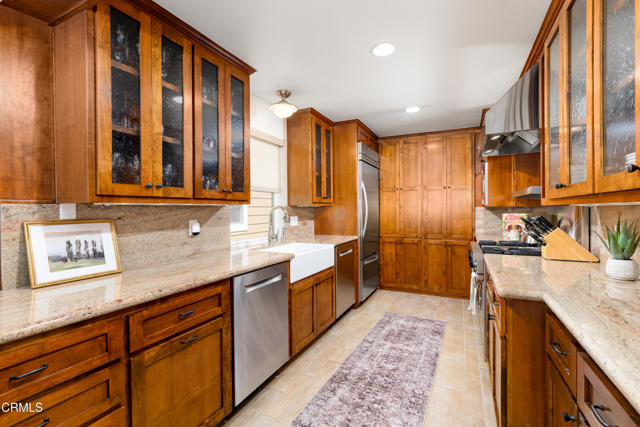 1905 Ocean Drive, Oxnard CA: https://media.crmls.org/mediaz/5ae3807f-f247-44dd-8266-57721da8308b.jpg