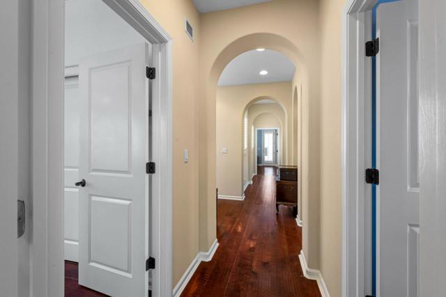 6600 Eagle Ridge Court, Gilroy CA: https://media.crmls.org/mediaz/5ae425af-930c-49da-82d3-d9770efca095.jpg
