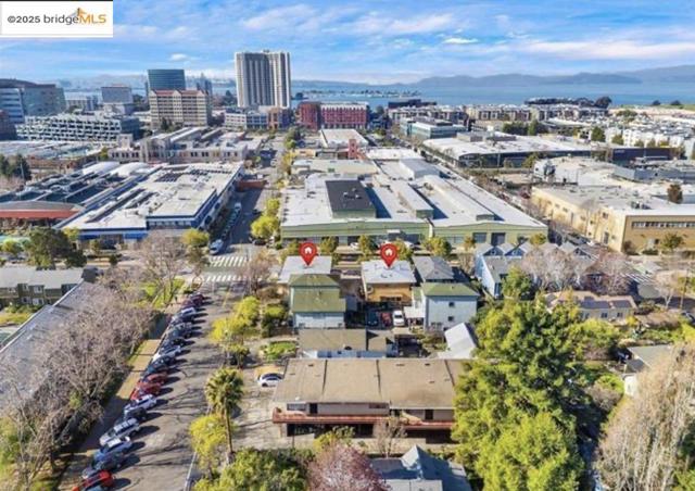 1298 63rd St, Emeryville CA: https://media.crmls.org/mediaz/5ae52bf5-6093-47ac-8775-43dc74ea0dda.jpg