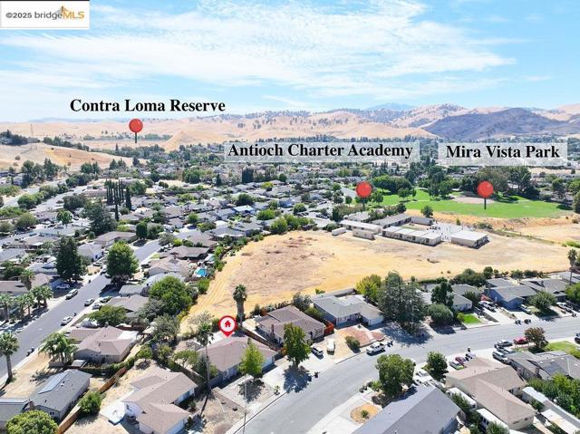 1205 Putnam Street, Antioch CA: https://media.crmls.org/mediaz/5ae54eff-a9cd-4abc-bd5f-64b0300918a9.jpg