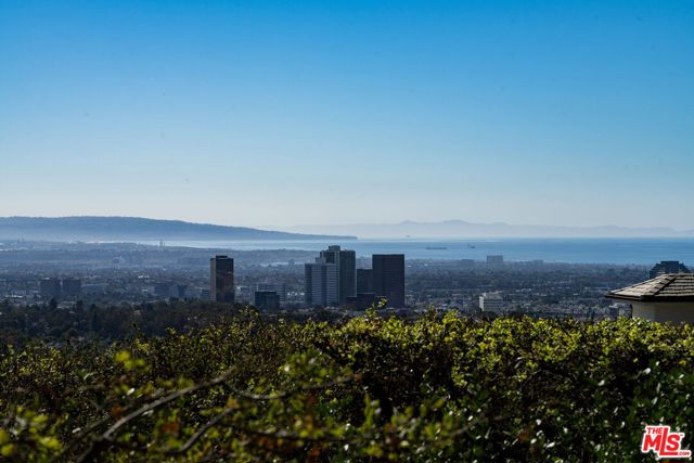 780 Linda Flora Drive, Los Angeles, California 90049, 4 Bedrooms Bedrooms, ,6 BathroomsBathrooms,Single Family Residence,For Sale,Linda Flora,24446429