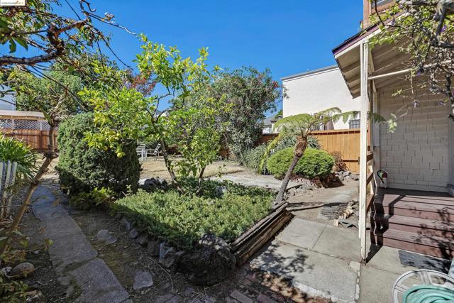 2469 Coolidge Ave, Oakland, California 94601, ,Multi-Family,For Sale,Coolidge Ave,41076069