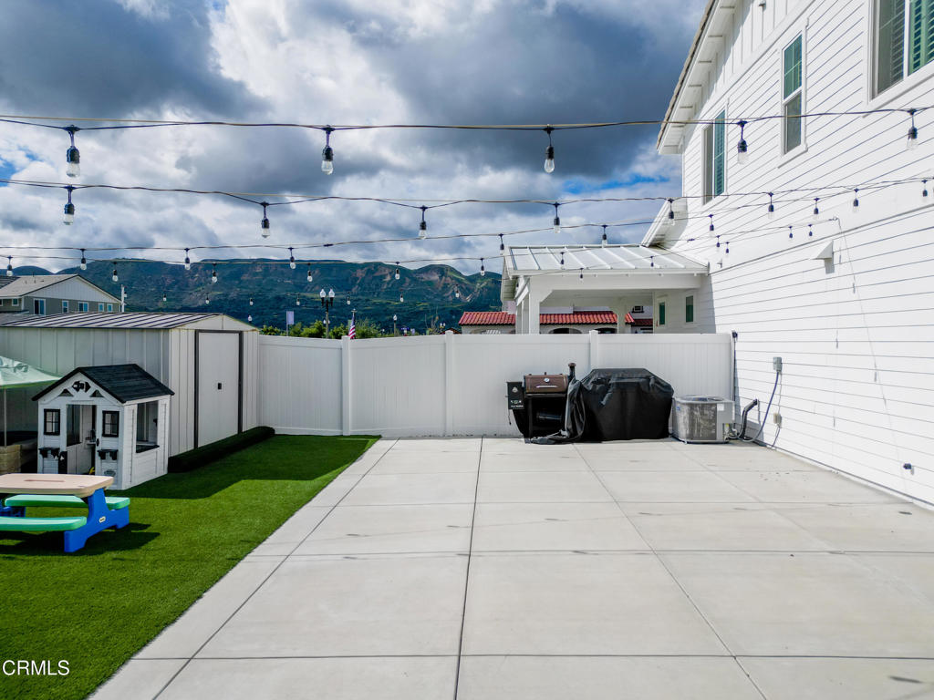 https://media.crmls.org/mediaz/5ae6604b-46a8-46fb-8449-af66929c414b.jpg?preset=X-Large