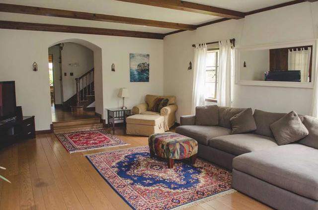 1321 Webster Street, Palo Alto CA: https://media.crmls.org/mediaz/5ae674fa-3793-47b3-90f6-db00cbb826d8.jpg