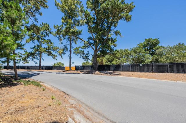 12167 Saddle Road, Carmel Valley CA: https://media.crmls.org/mediaz/5ae6ede4-bf10-41e9-808c-4688bbc0ffd1.jpg