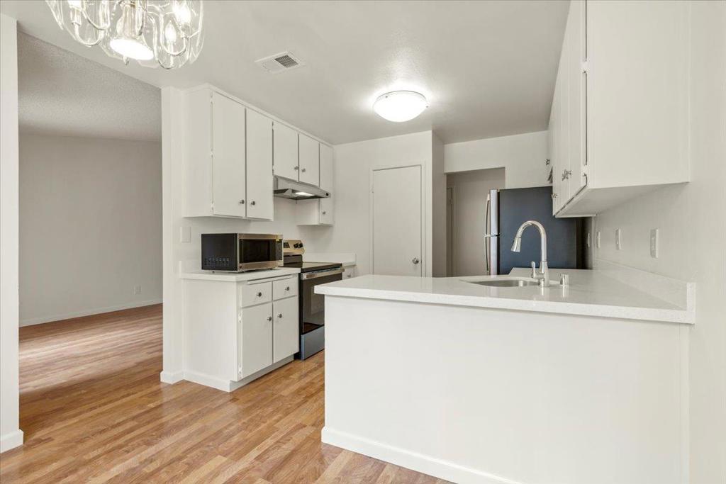 https://media.crmls.org/mediaz/5ae7dfec-f089-4af3-b42c-b498d2ab63ec.jpg?preset=X-Large