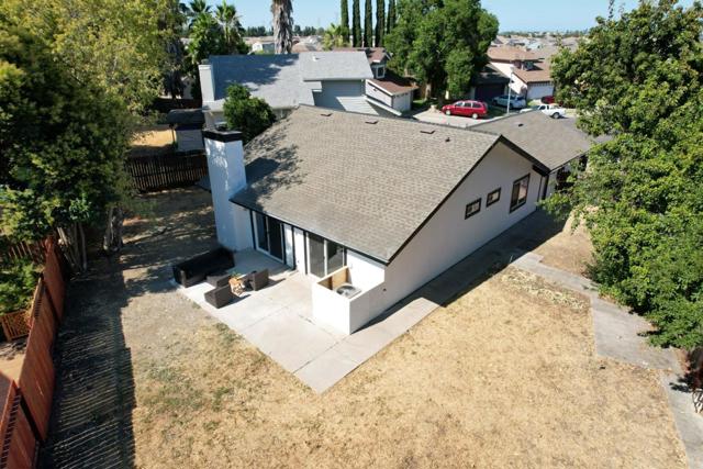 1190 Rio Norte Way, Sacramento CA: https://media.crmls.org/mediaz/5ae82e1b-9fc3-4f85-91fc-9e6a40af4d10.jpg