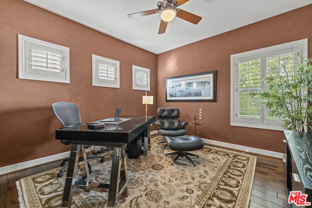 3432 Daniella Court, Calabasas CA: https://media.crmls.org/mediaz/5ae8cb04-bff2-4964-82e5-49f82b3a8344.jpg
