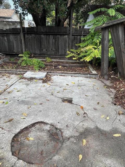 417 E Saint James Street, San Jose CA: https://media.crmls.org/mediaz/5ae946cb-0c2b-42c4-b1b1-5bbc245781dc.jpg